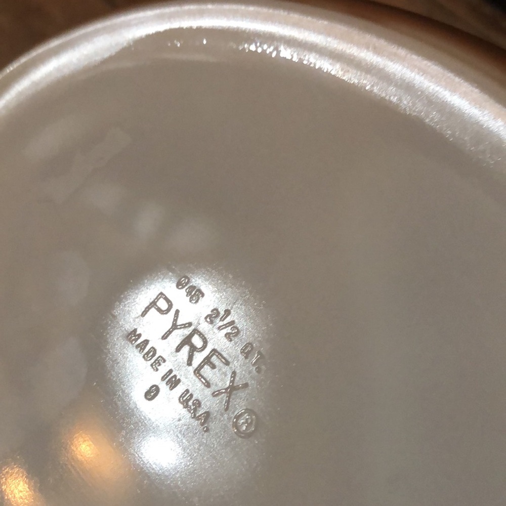 1960’s Vintage Pyrex-Americana Print in Brown/Gold-2.5 Quart Oval-No Lid - Picture 17 of 17